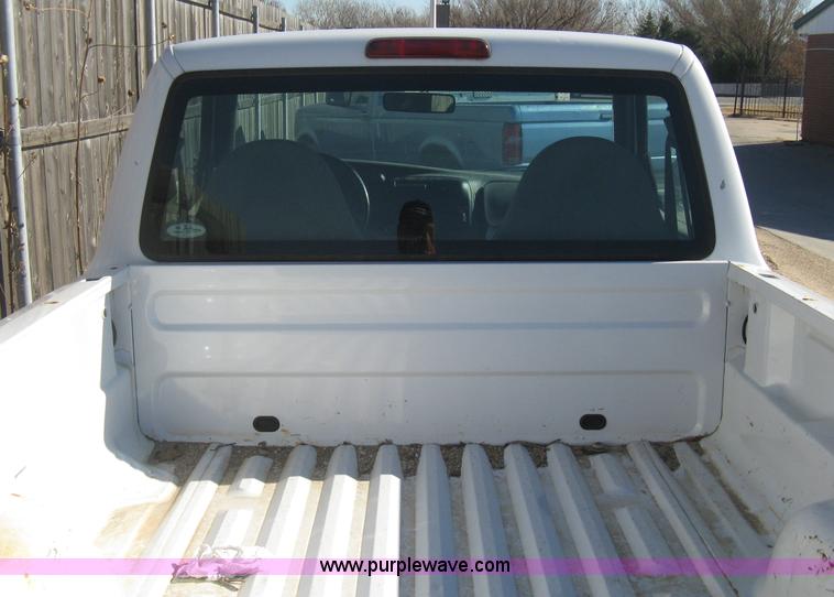image for item H4339 2002 Ford Ranger XLT pickup truck
