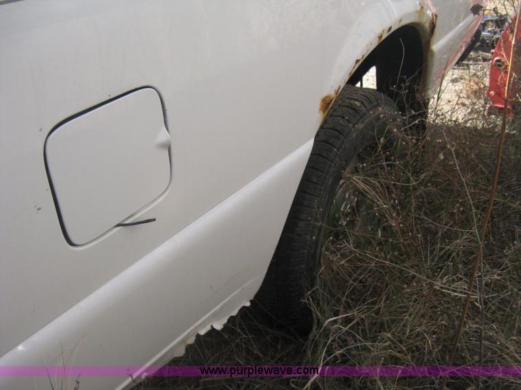 image for item H4339 2002 Ford Ranger XLT pickup truck