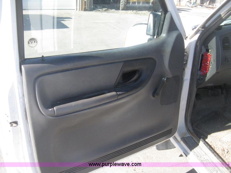 image for item H4339 2002 Ford Ranger XLT pickup truck