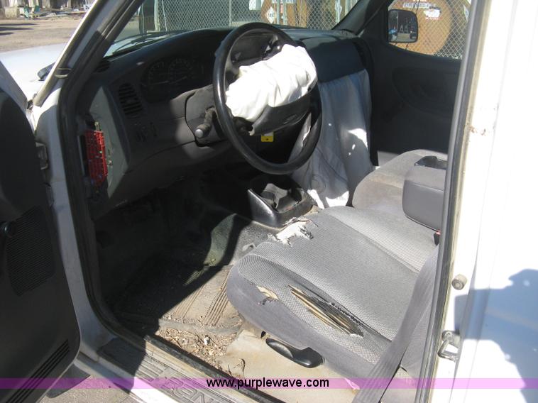 image for item H4339 2002 Ford Ranger XLT pickup truck