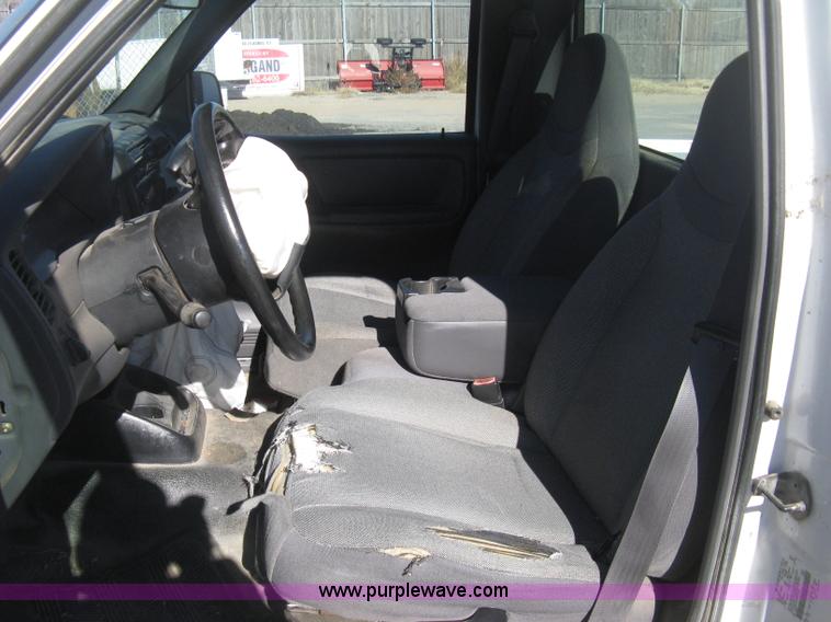 image for item H4339 2002 Ford Ranger XLT pickup truck