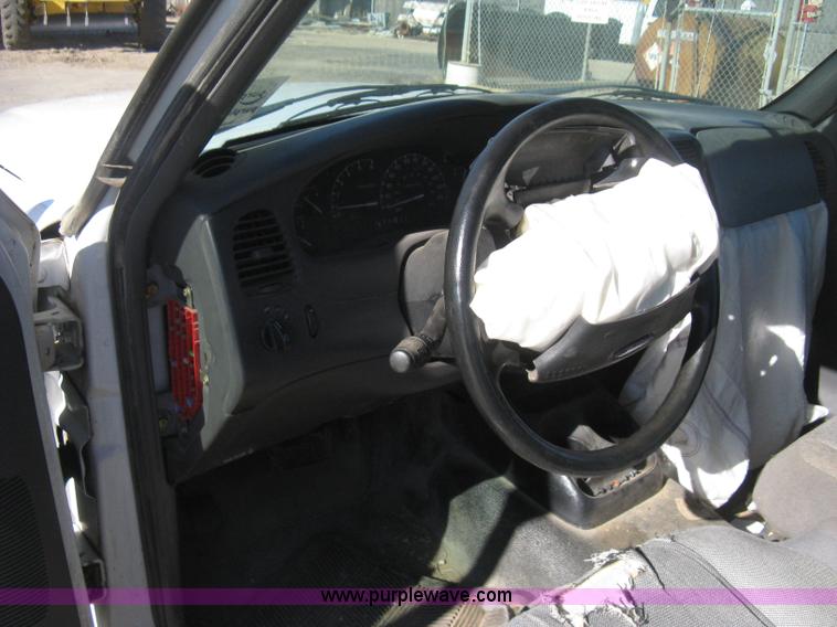 image for item H4339 2002 Ford Ranger XLT pickup truck