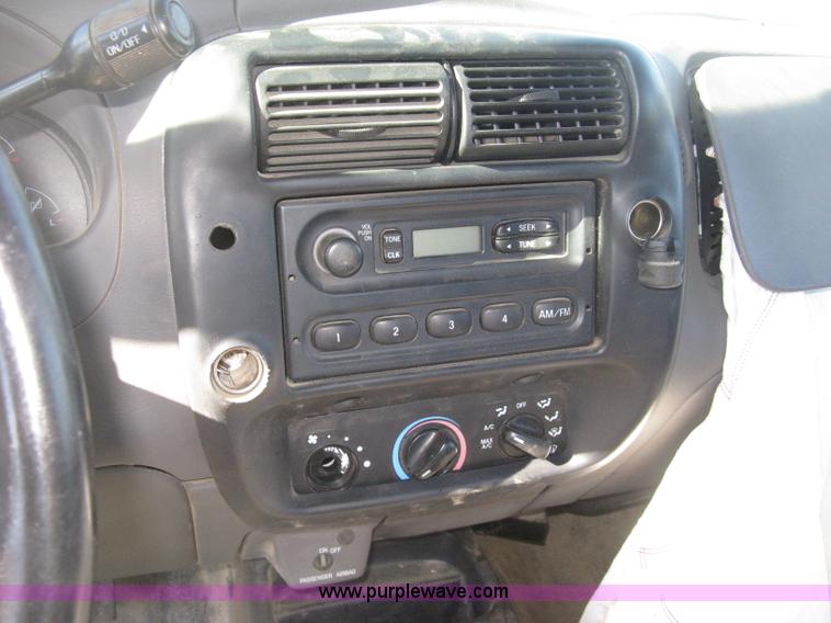 image for item H4339 2002 Ford Ranger XLT pickup truck