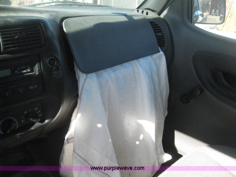 image for item H4339 2002 Ford Ranger XLT pickup truck