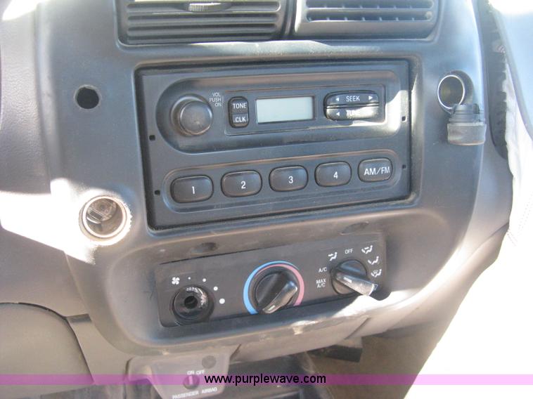 image for item H4339 2002 Ford Ranger XLT pickup truck