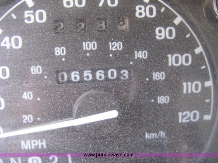 image for item H4339 2002 Ford Ranger XLT pickup truck