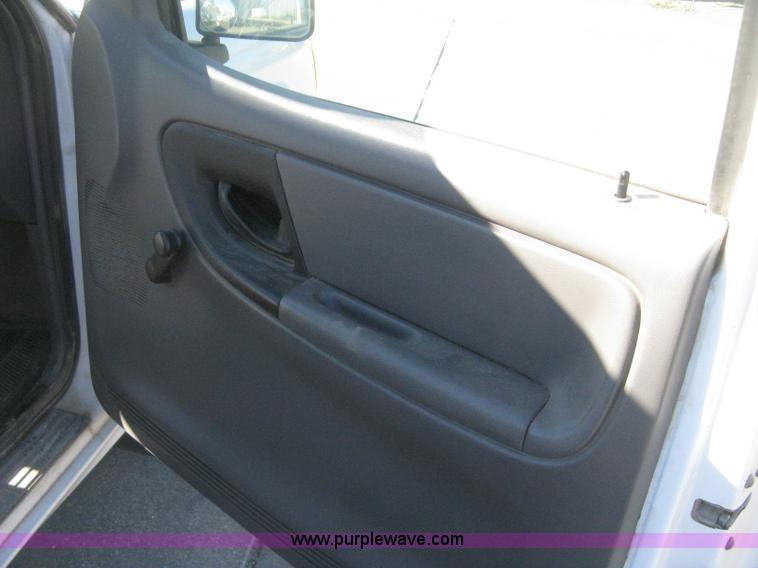 image for item H4339 2002 Ford Ranger XLT pickup truck