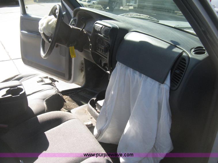 image for item H4339 2002 Ford Ranger XLT pickup truck