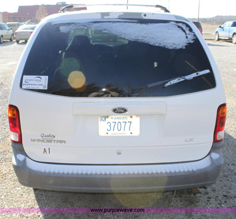 image for item H7251 2001 Ford Windstar LX van