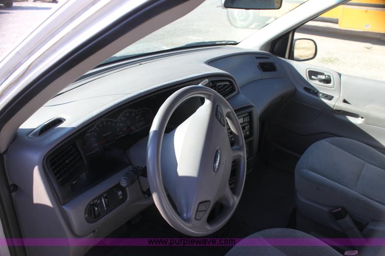 image for item H7251 2001 Ford Windstar LX van