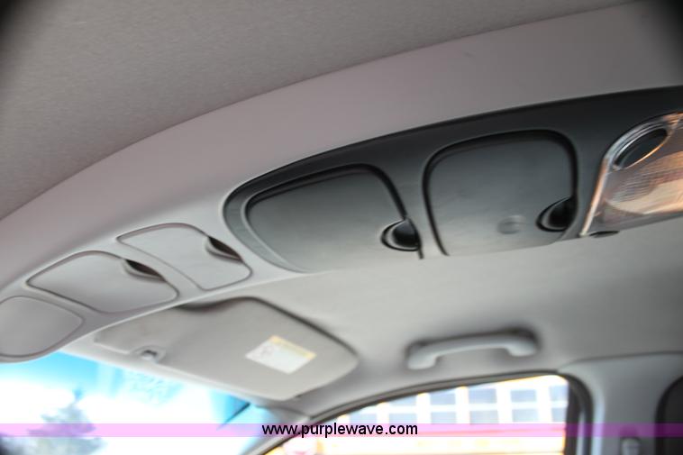 image for item H7251 2001 Ford Windstar LX van