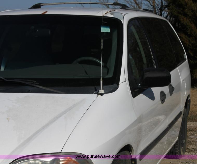 image for item H7251 2001 Ford Windstar LX van