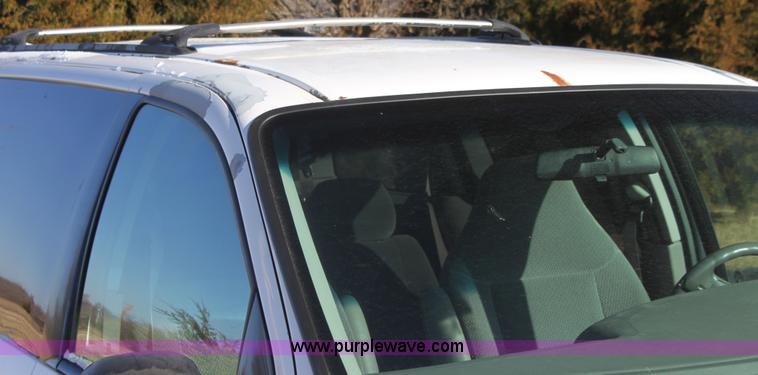 image for item H7251 2001 Ford Windstar LX van