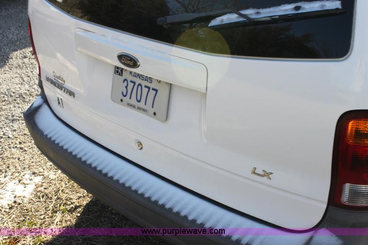 image for item H7251 2001 Ford Windstar LX van