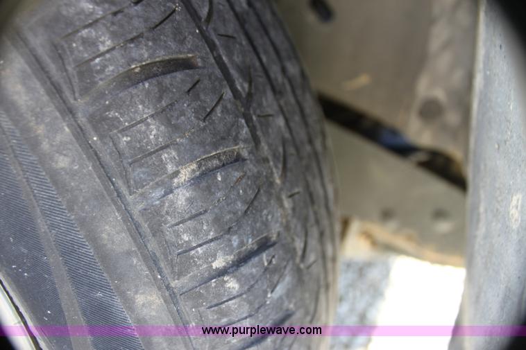 image for item H7251 2001 Ford Windstar LX van