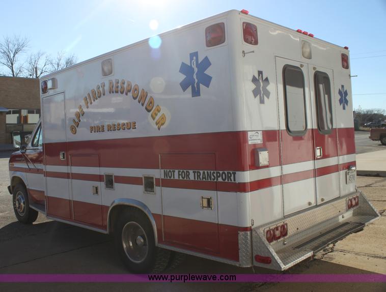 image for item H7286 1985 Ford Econoline E350 ambulance