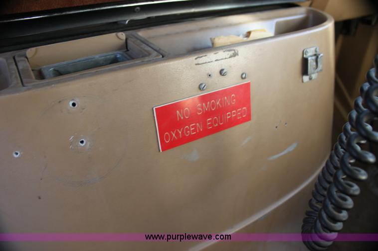 image for item H7286 1985 Ford Econoline E350 ambulance