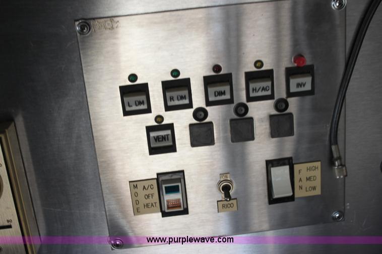 image for item H7286 1985 Ford Econoline E350 ambulance