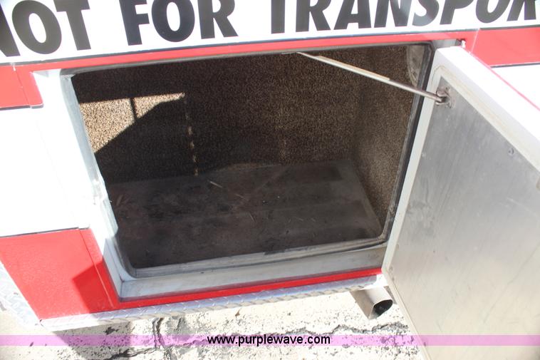 image for item H7286 1985 Ford Econoline E350 ambulance