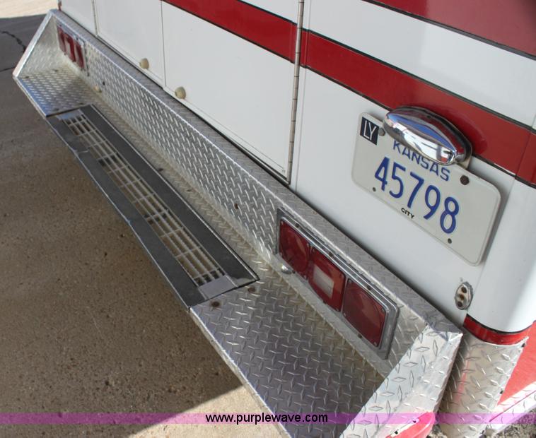 image for item H7286 1985 Ford Econoline E350 ambulance