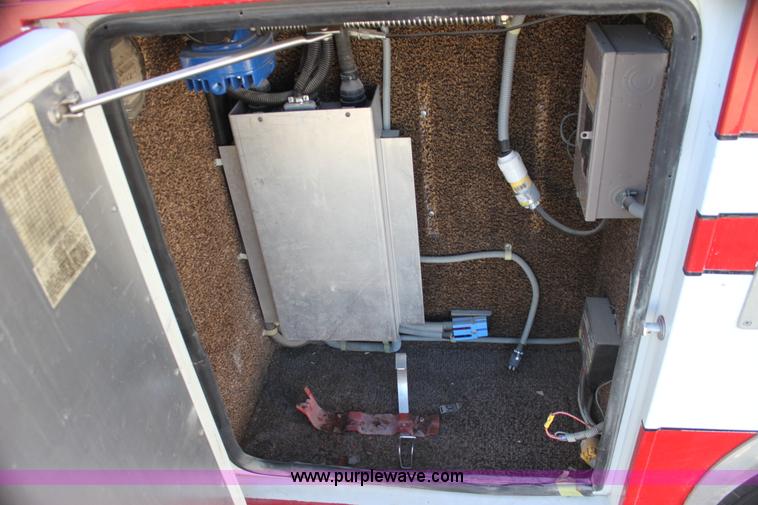 image for item H7286 1985 Ford Econoline E350 ambulance