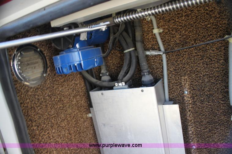 image for item H7286 1985 Ford Econoline E350 ambulance