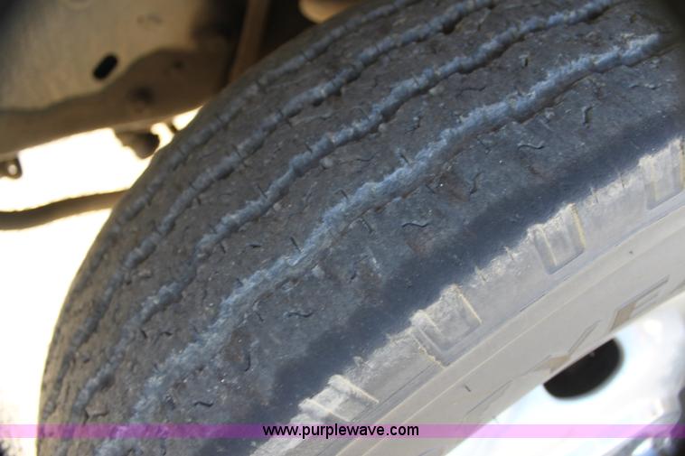 image for item H7286 1985 Ford Econoline E350 ambulance