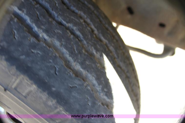 image for item H7286 1985 Ford Econoline E350 ambulance