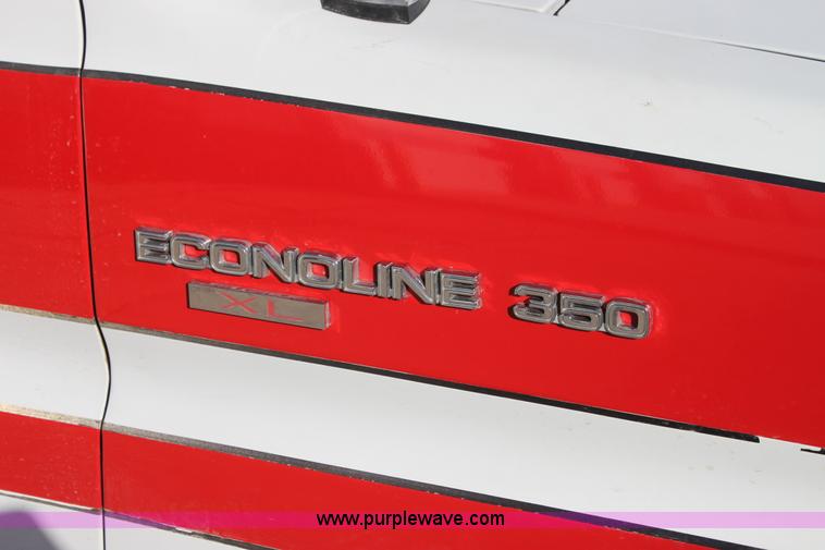 image for item H7286 1985 Ford Econoline E350 ambulance