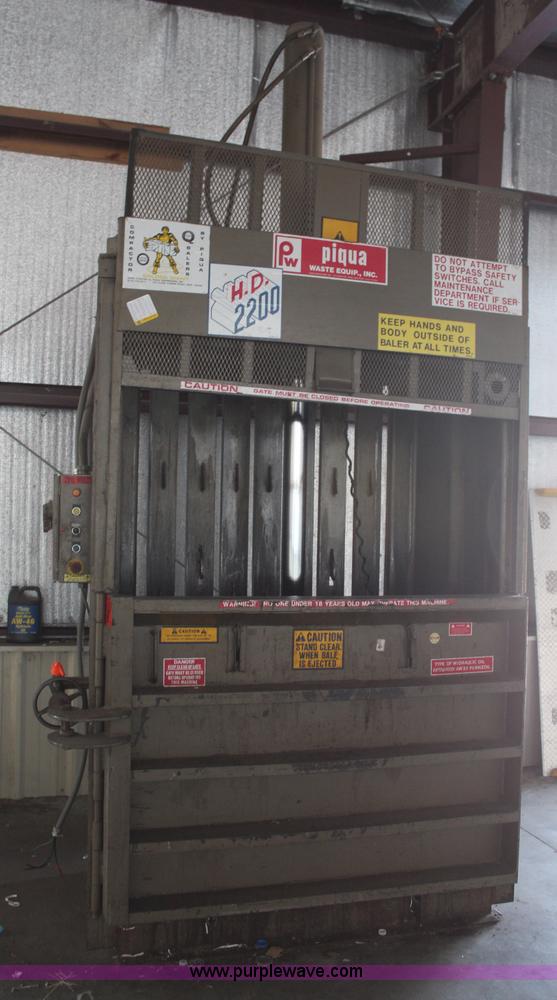 image for item H7850 Piqua cardboard baler
