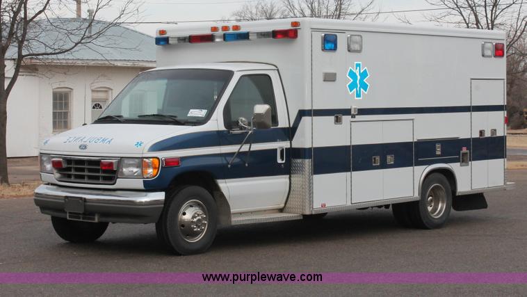 image for item H8349 1996 Ford Econoline E450 ambulance