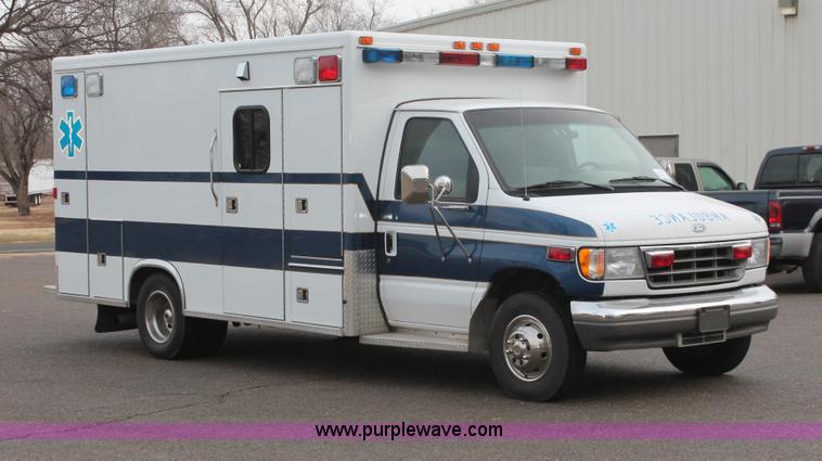 image for item H8349 1996 Ford Econoline E450 ambulance