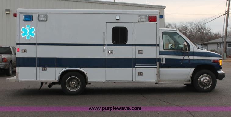 image for item H8349 1996 Ford Econoline E450 ambulance