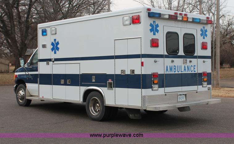 image for item H8349 1996 Ford Econoline E450 ambulance