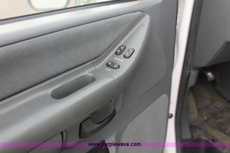 image for item H8349 1996 Ford Econoline E450 ambulance