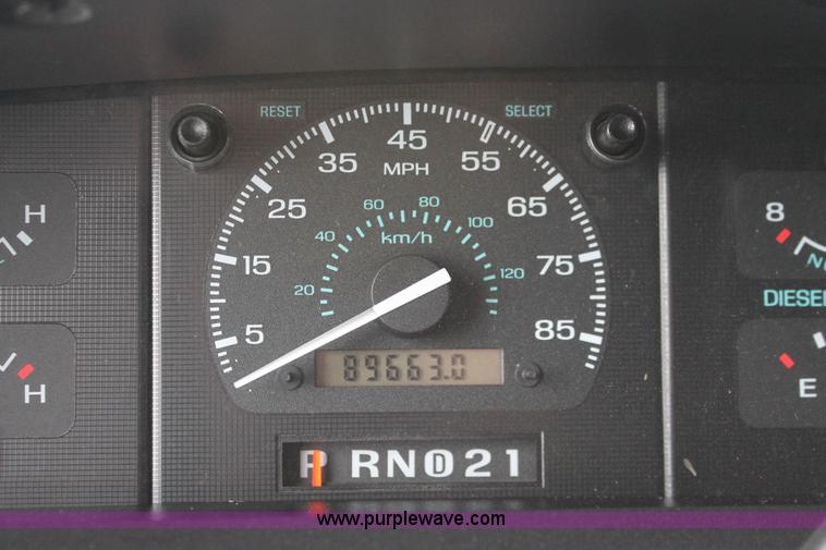 image for item H8349 1996 Ford Econoline E450 ambulance