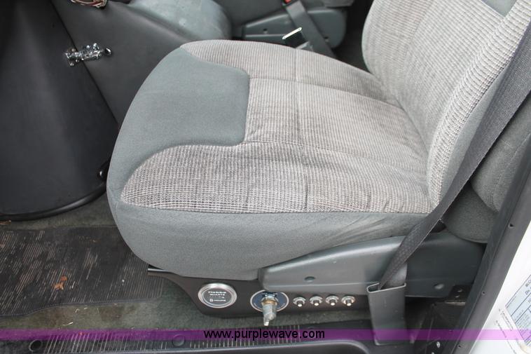 image for item H8349 1996 Ford Econoline E450 ambulance