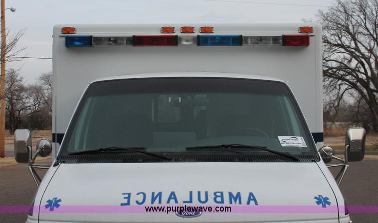 image for item H8349 1996 Ford Econoline E450 ambulance