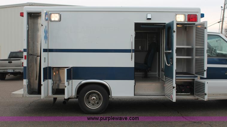 image for item H8349 1996 Ford Econoline E450 ambulance