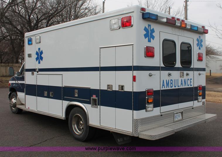 image for item H8349 1996 Ford Econoline E450 ambulance