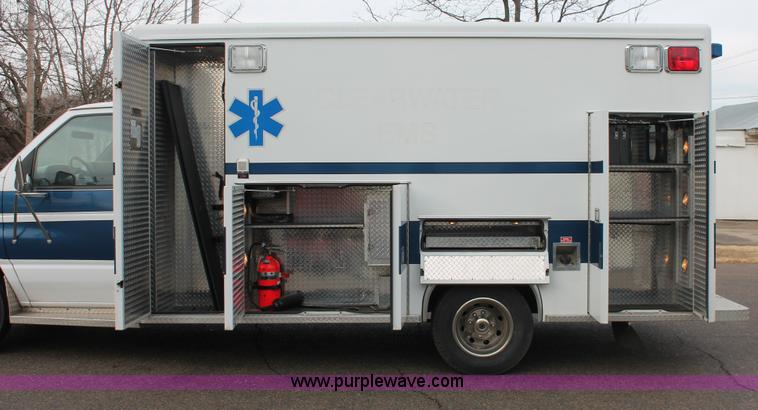 image for item H8349 1996 Ford Econoline E450 ambulance