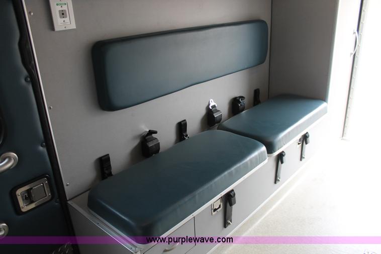 image for item H8349 1996 Ford Econoline E450 ambulance