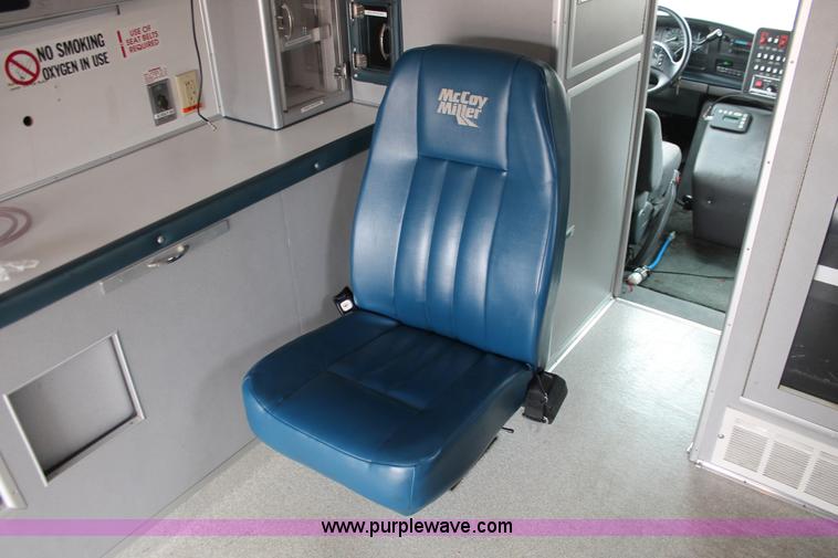 image for item H8349 1996 Ford Econoline E450 ambulance