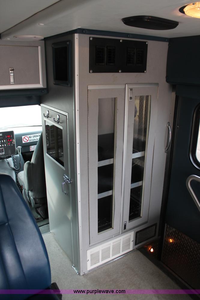 image for item H8349 1996 Ford Econoline E450 ambulance