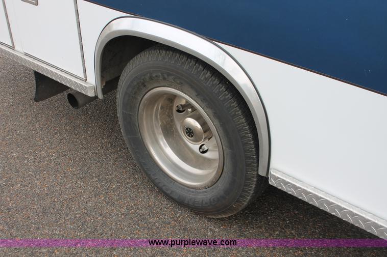 image for item H8349 1996 Ford Econoline E450 ambulance