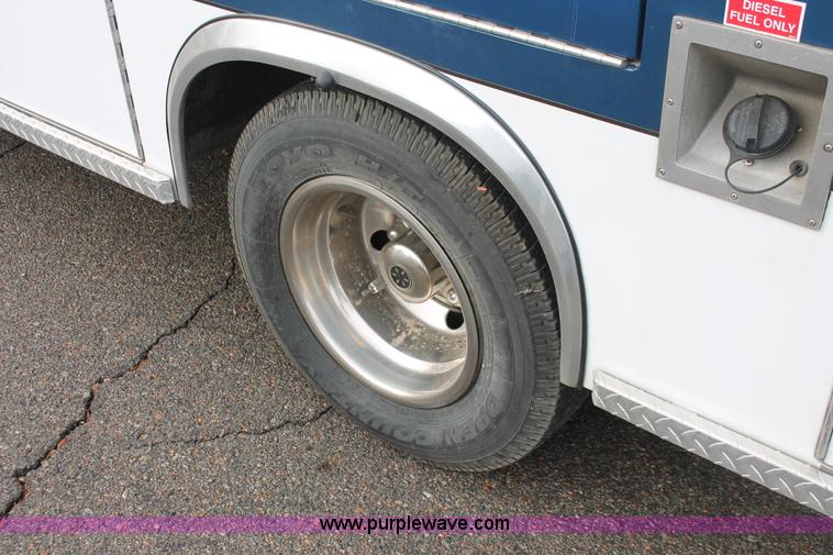 image for item H8349 1996 Ford Econoline E450 ambulance