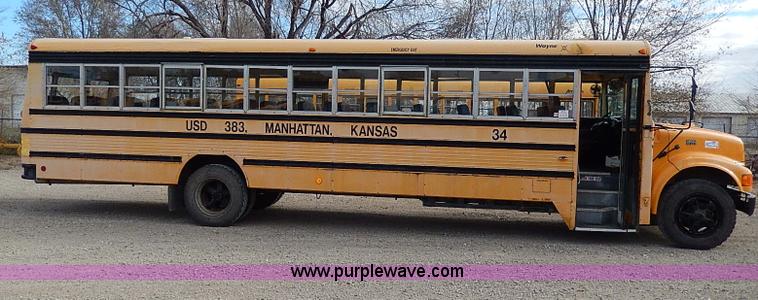 image for item H9511 1995 International 3800 school bus