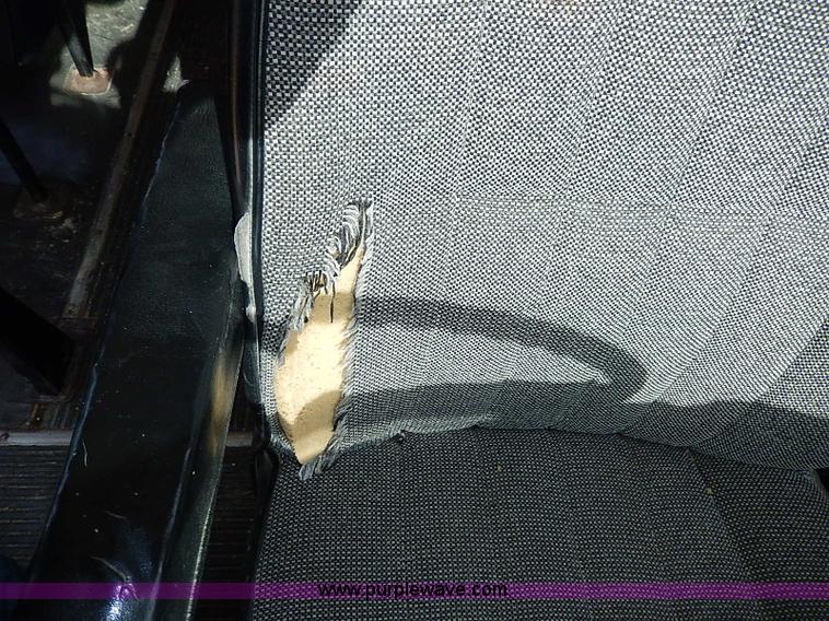 image for item H9511 1995 International 3800 school bus