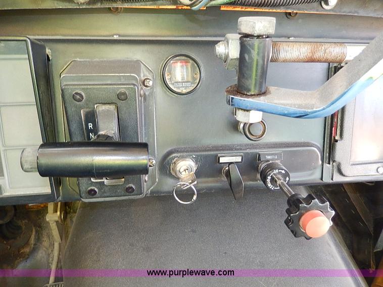 image for item H9511 1995 International 3800 school bus