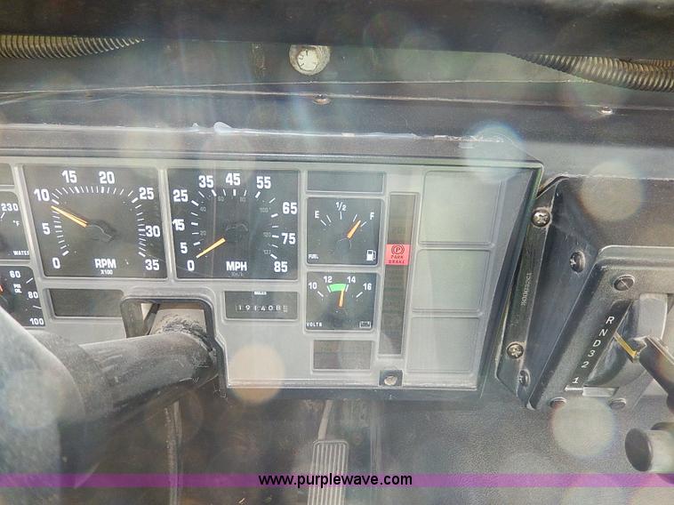 image for item H9511 1995 International 3800 school bus